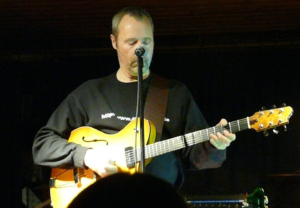 Hugh-Featherstone-20071214-204740-026