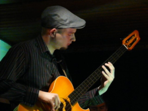 Hugh-Featherstone-20071214-205710-041